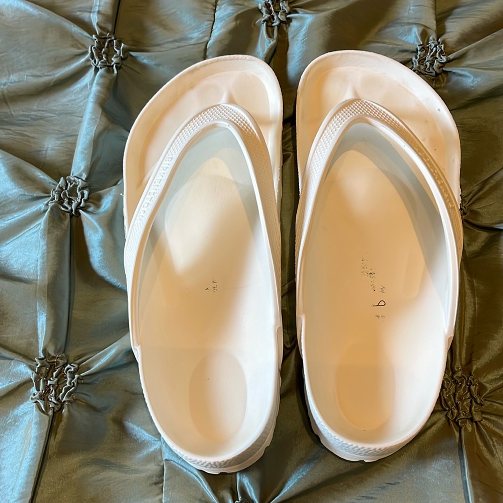Birkenstock white flip flops women’s size 9